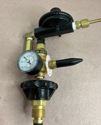 Helium tank balloon regulator - balloon,