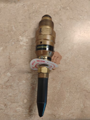 Wesrern helium tank - , regulator